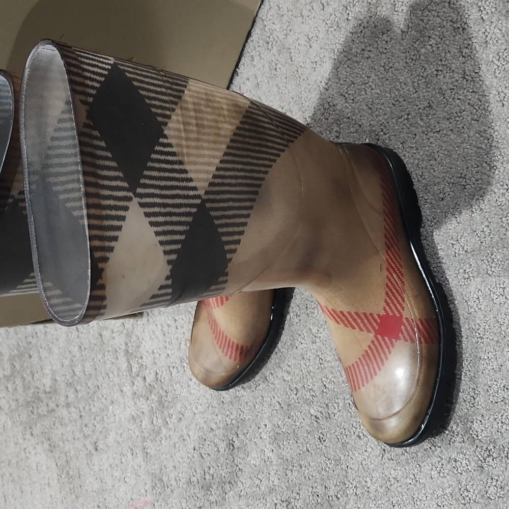 Authentic Burberry Rain Boots Size 8 - Picture 8 of 13